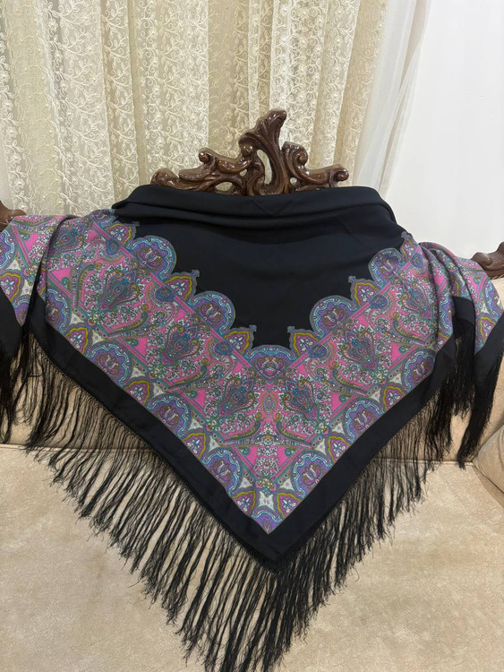 چارقد ایتالیایی. چارقد ترکمن. چارقد پشمی. چارقد ترک درجه یک. چارقد دست بافت زنان ترکمن.