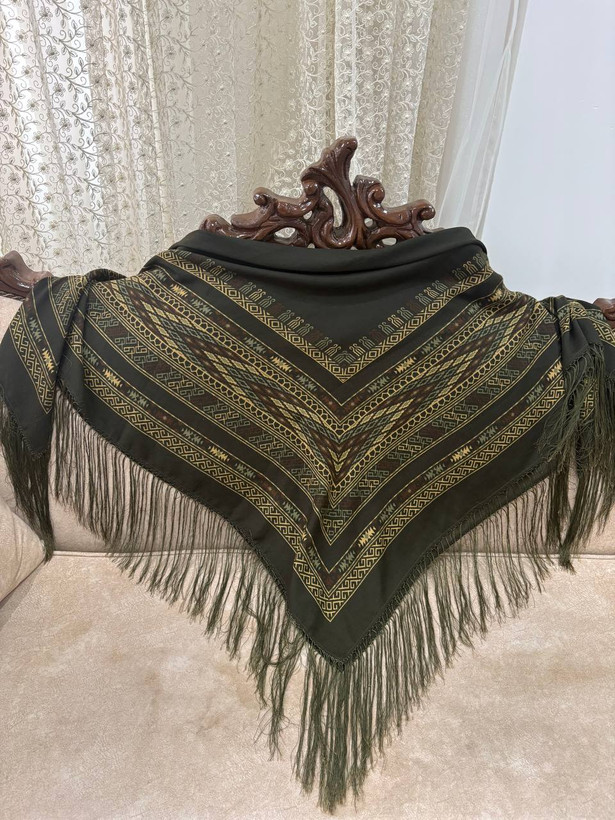 چارقد ایتالیایی چارقد پشمی چارقد ترک چارقد ترکمن چارقد دست بافت زنان ترکمن