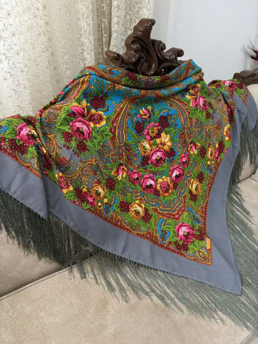 چارقد ایتالیایی چارقد پشمی چارقد ترک چارقد ترکمن چارقد دست بافت زنان ترکمن حاشیه مشکی ریشه های ابریشمی و چند گره بسیار نرم و لطیف هشت گره طرح اصیل طرح مدرن طرح سنتی چهار فصل ایستایی فوقالعاده عالی