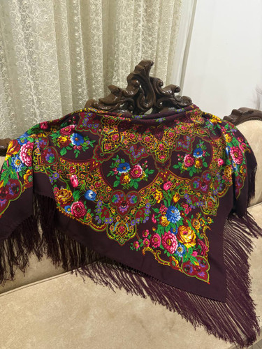 چارقد ایتالیایی چارقد پشمی چارقد ترک چارقد ترکمن چارقد دست بافت زنان ترکمن حاشیه مشکی ریشه های ابریشمی و چند گره بسیار نرم و لطیف