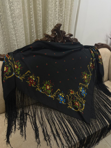 چارقد ایتالیایی چارقد پشمی چارقد ترک چارقد ترکمن چارقد دست بافت زنان ترکمن حاشیه مشکی ریشه های ابریشمی و چند گره بسیار نرم و لطیف هشت گره