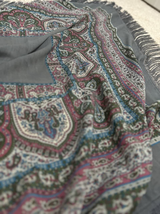 ریشه های ابریشمی و چند گره بسیار نرم و لطیف هشت گره