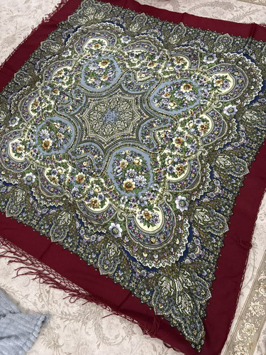 چارقد ایتالیایی چارقد پشمی چارقد ترک چارقد ترکمن چارقد دست بافت زنان ترکمن حاشیه مشکی ریشه های ابریشمی و چند گره بسیار نرم و لطیف هشت گره طرح مدرن طرح سنتی چهار فصل ایستایی فوقالعاده عالی