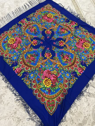 چارقد ایتالیایی چارقد پشمی چارقد ترک چارقد ترکمن چارقد دست بافت زنان ترکمن حاشیه مشکی ریشه های ابریشمی و چند گره بسیار نرم و لطیف هشت گره طرح مدرن طرح سنتی چهار فصل ایستایی فوقالعاده عالی