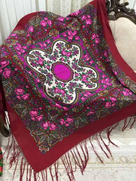 حاشیه مشکی ریشه های ابریشمی و چند گره بسیار نرم و لطیف هشت گره