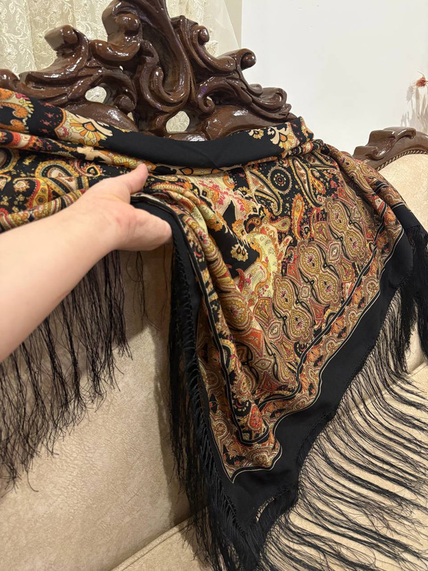 چارقد ایتالیایی مشکی ــ۱۷۱۹