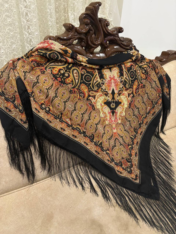 چارقد ایتالیایی مشکی ــ۱۷۱۹