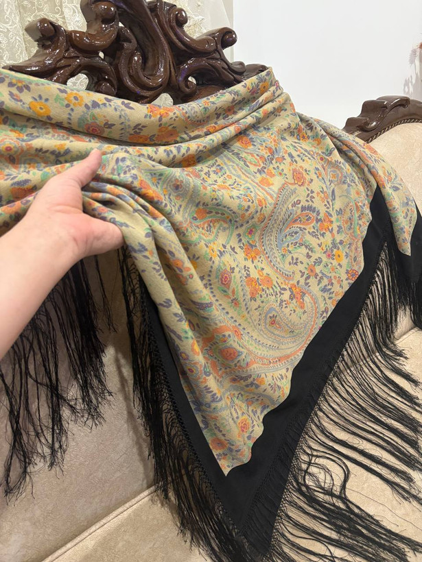 حاشیه مشکی هشت گره