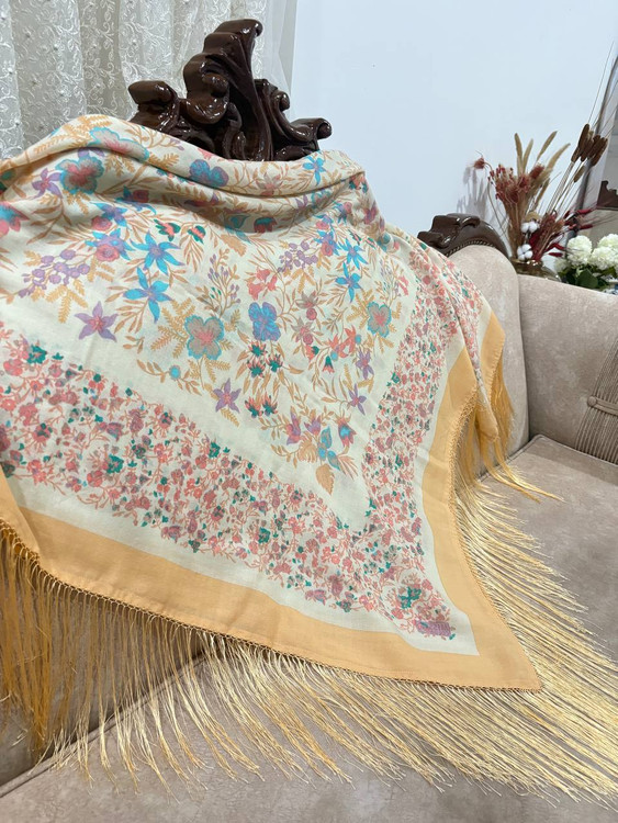 حاشیه مشکی هشت گره