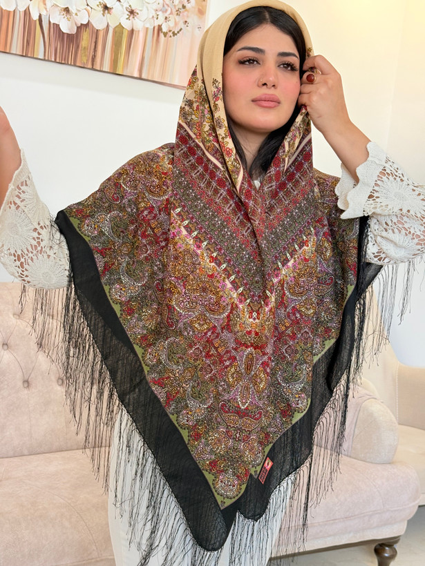 چارقد ایتالیایی طرح ریز شکلاتی وسط کرمــ کد۱۴۰۰