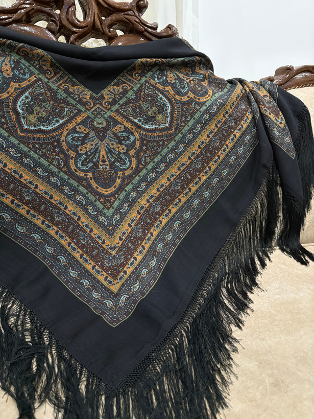 چارقد ایتالیایی مشکی حاشیه ریزشکلاتی کدــ۱۵۴۶