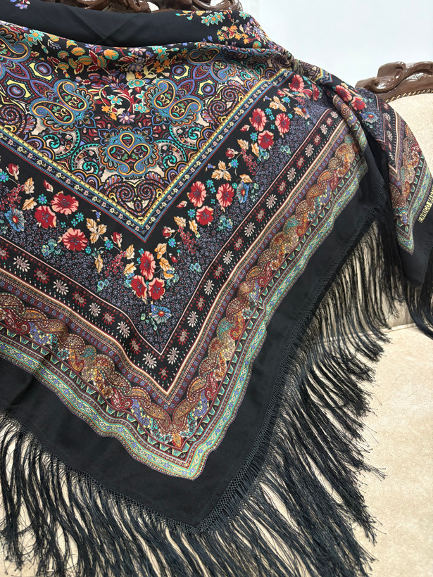 چارقد ایتالیایی زمینه مشکی برگ پاییز گلدار کدــ ۱۵۲۳