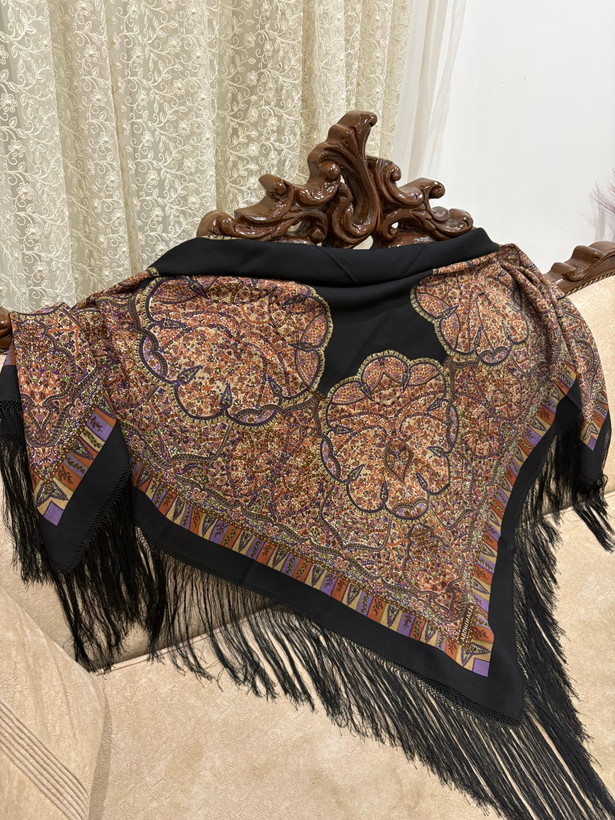 چارقد ایتالیایی مشکی طرح نقطه کوبی قهوه ای --کد۱۳۷۹