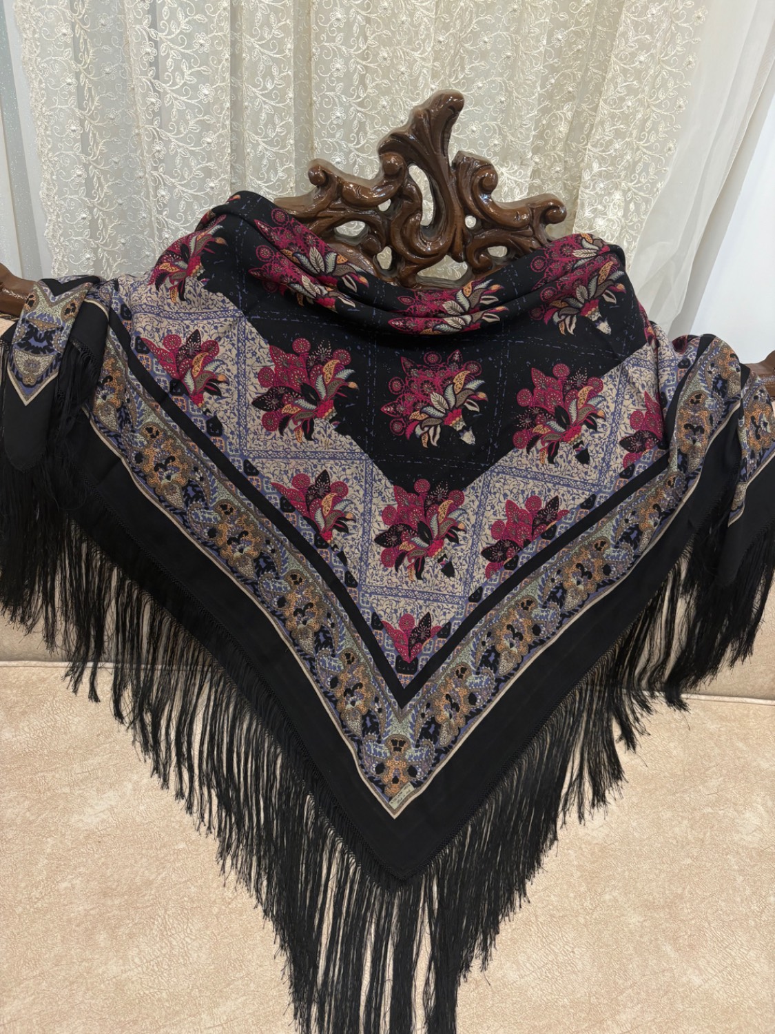 روسری مشکی ایتالیایی کدـ۱۹۴۱