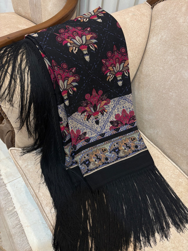روسری مشکی ایتالیایی کدـ۱۹۴۱
