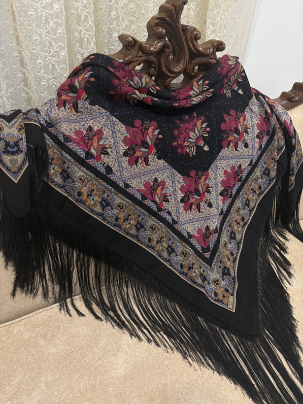روسری مشکی ایتالیایی کدـ۱۹۴۱