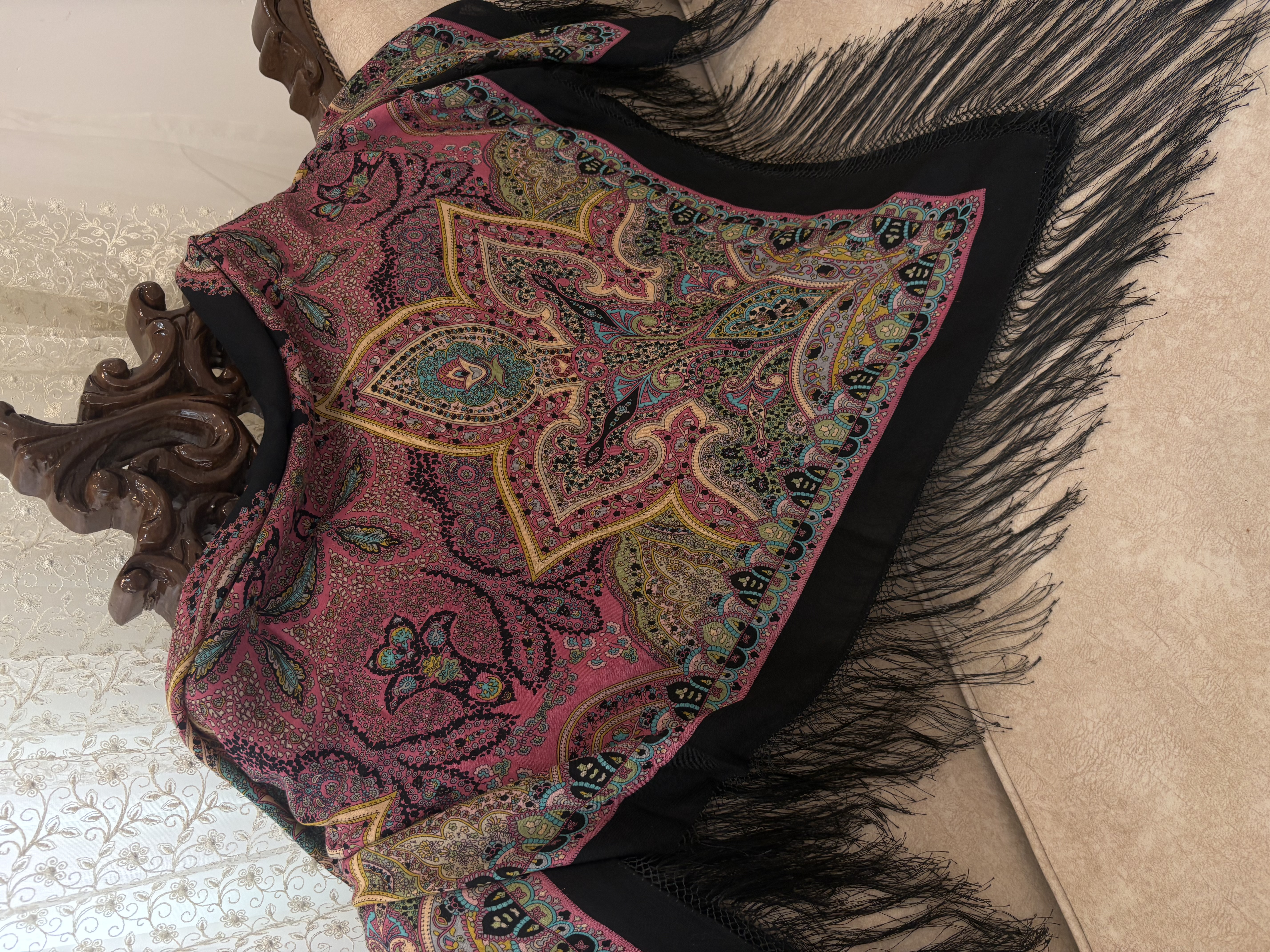 چارقد ایتالیایی مشکی‌صورتی دلنشین ـ۱۹۳۶