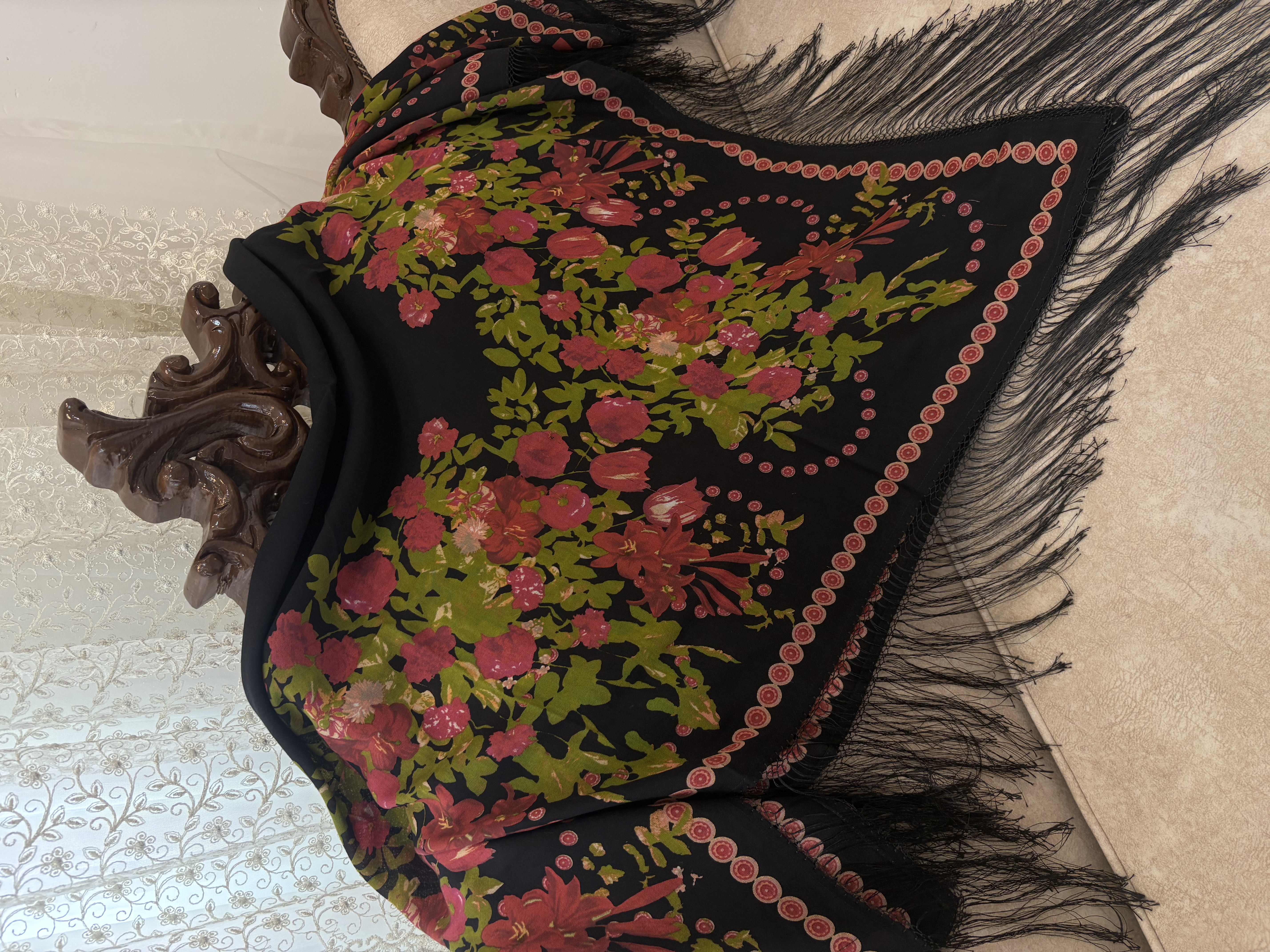چارقد ایتالیایی وسط مشکی گل خوشرنگ کدـ۱۹۴۸
