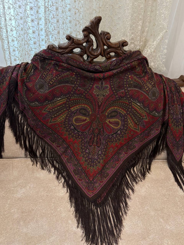 چارقد ایتالیایی زمینه تیره کدـ۱۹۵۱