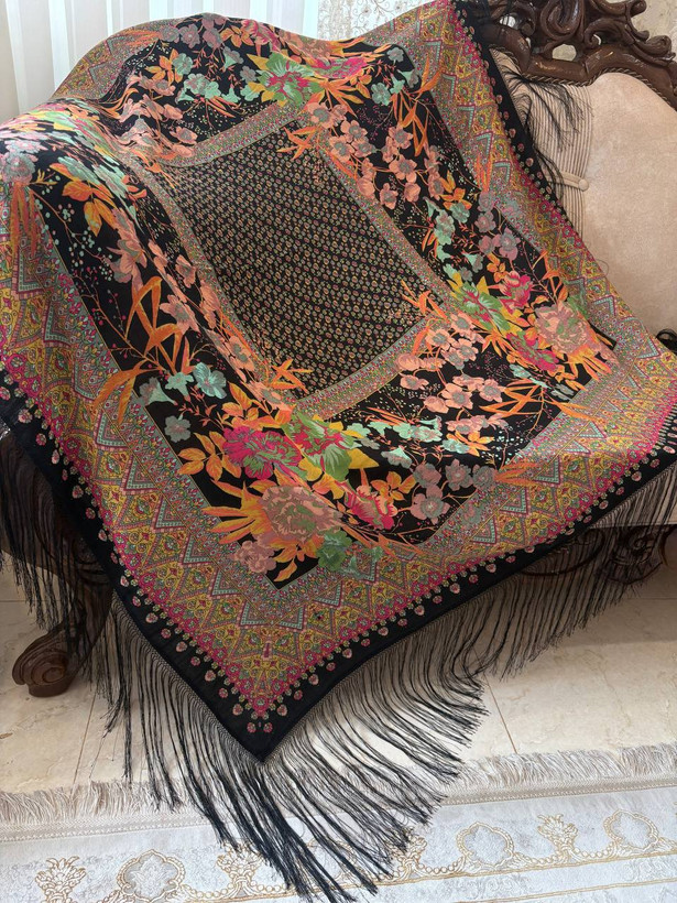 چارقد ایتالیایی مشکی خاص و تک کدـ۱۹۵۲