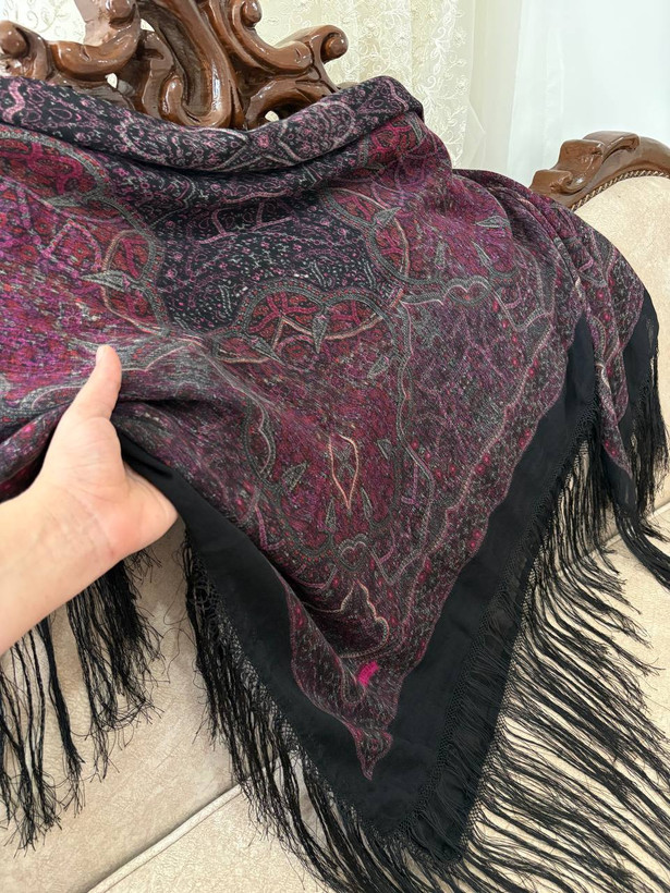 چارقد گلریز مشکی۱۹۷۰