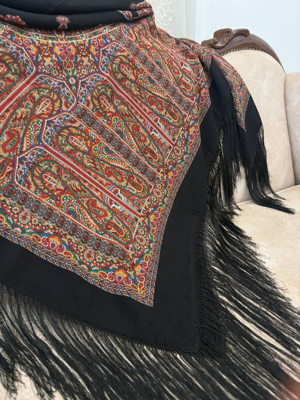 چارقدایتالیایی اعیونی _۱۹۸۲