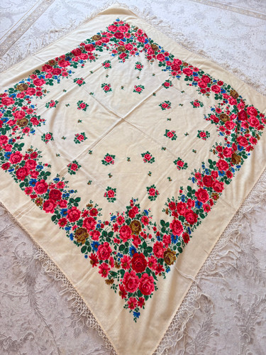 چارقد پشمی عروس زده دار ریز که دیده نمیشه کد ۱۹۰۹