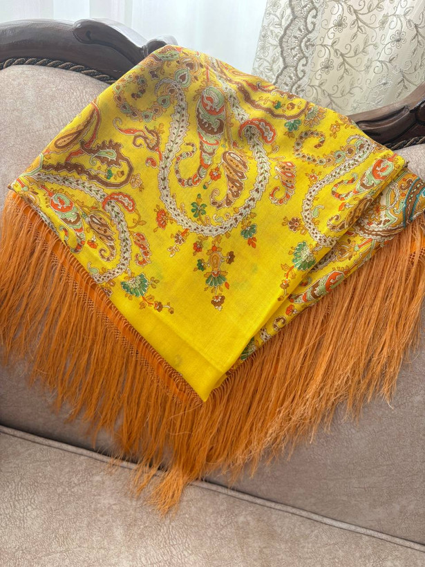 چارقد ایتالیایی زرد خوشرنگ 1993