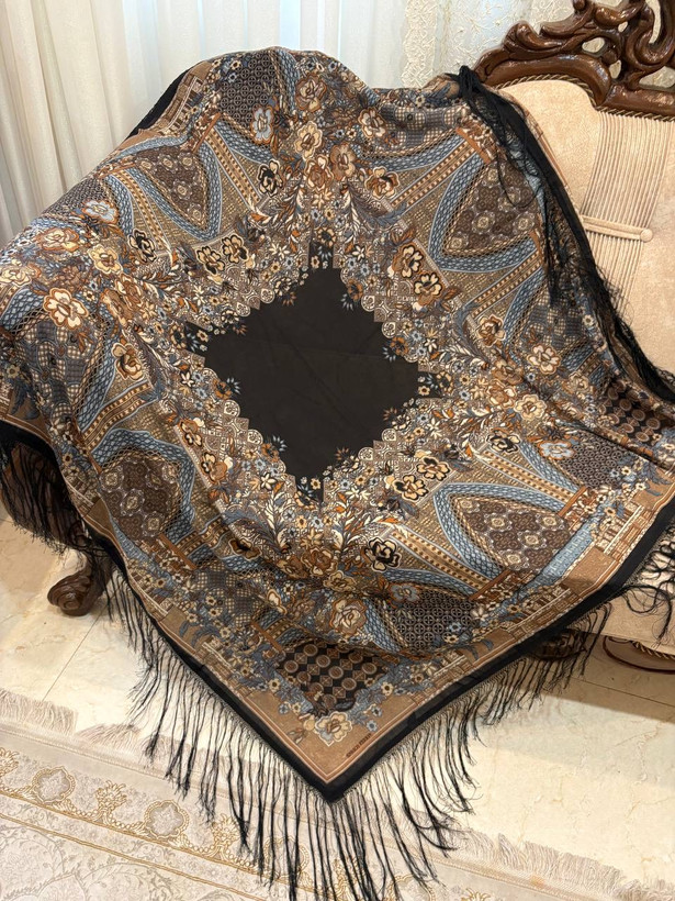 چارقد ایتالیایی مشکی گل قهوه ای_کد۲۰۲۱