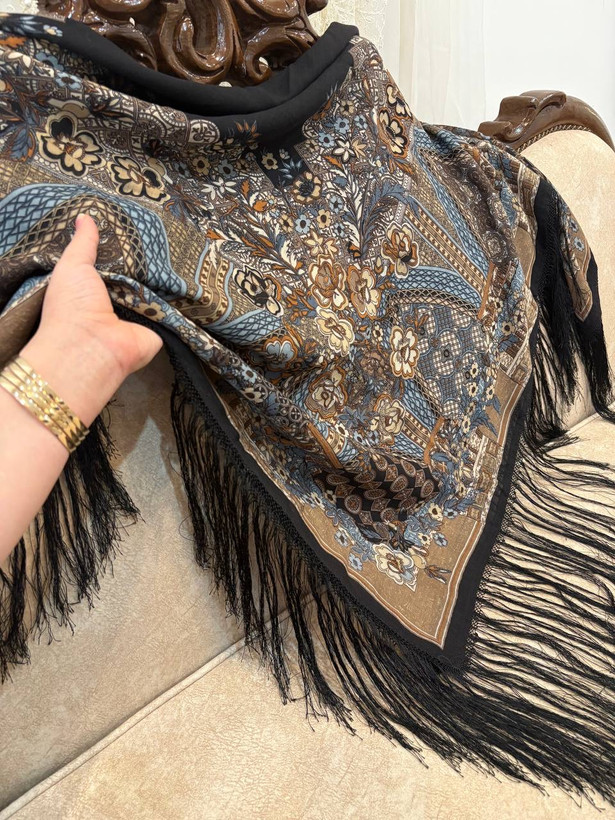 چارقد ایتالیایی مشکی گل قهوه ای_کد۲۰۲۱