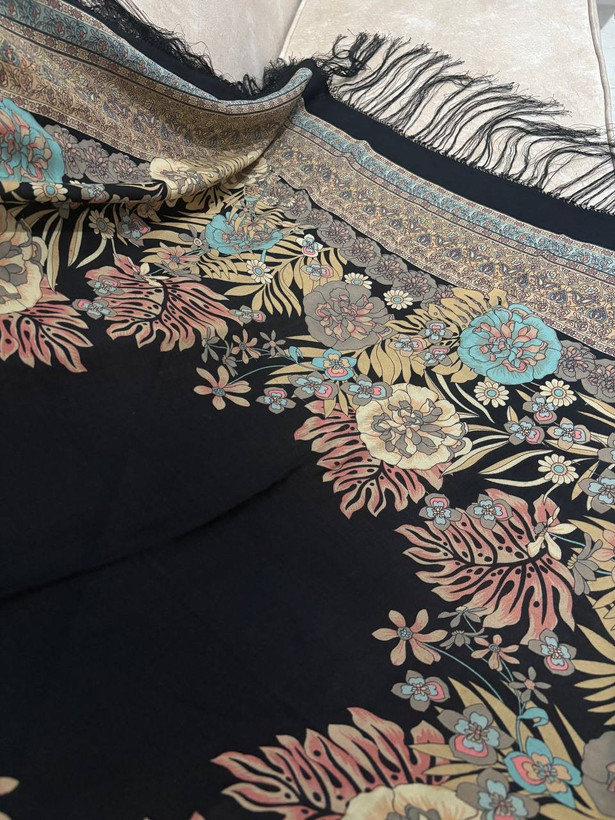 چارقد ایتالیایی وسط مشکی خوشرنگ۲۰۲۳