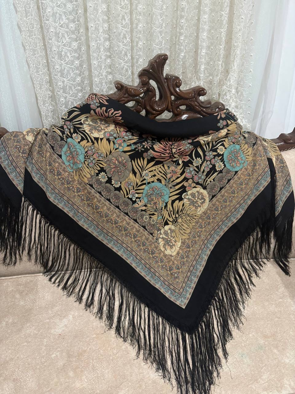 چارقد ایتالیایی وسط مشکی خوشرنگ۲۰۲۳