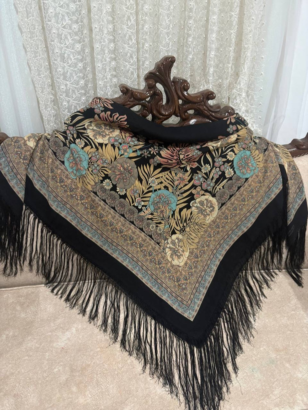چارقد ایتالیایی وسط مشکی خوشرنگ۲۰۲۳