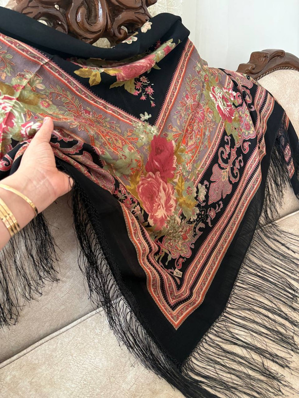 ایتالیایی چارقد مشکی ۲۰۳۶