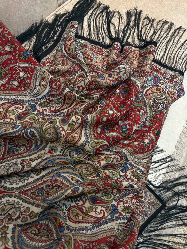 چارقد گلریز سرخ ۲۰۳۷