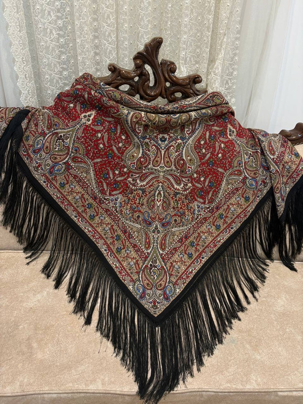 چارقد گلریز سرخ ۲۰۳۷