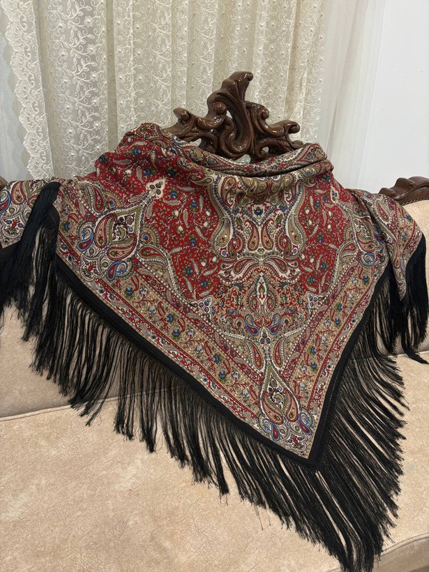 چارقد گلریز سرخ ۲۰۳۷