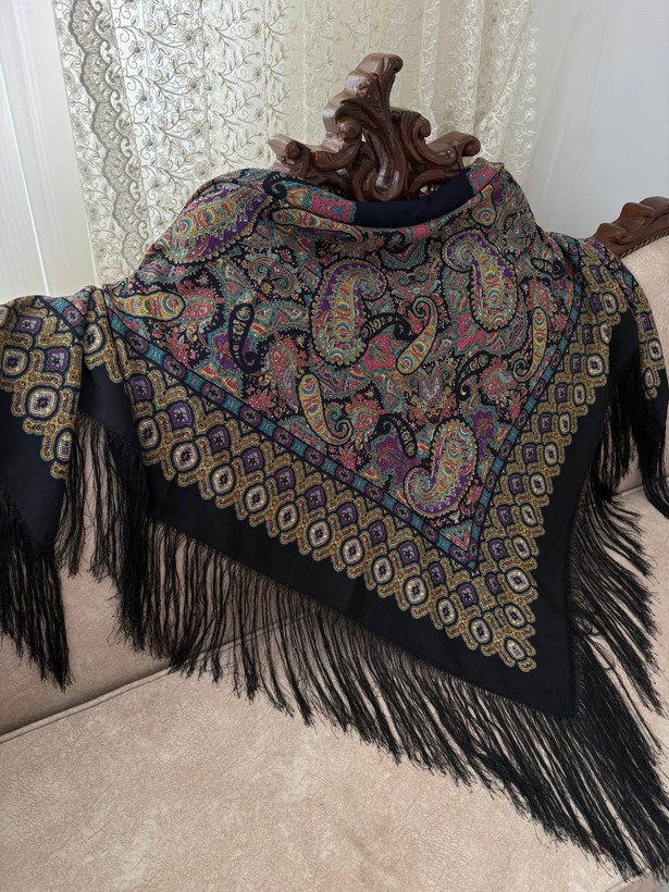 چارقد ایتالیایی زمینه سورمه ای کد۲۰۴۸