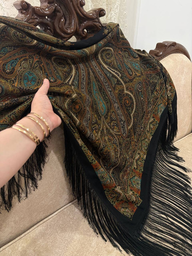 چارقد ایتالیایی ریز گل ۲۰۵۶