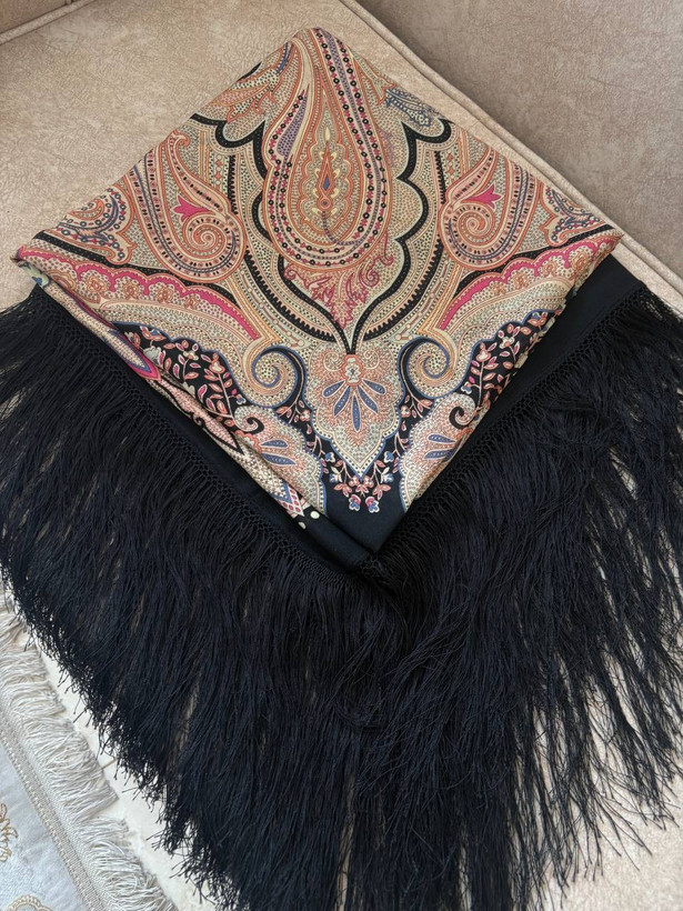 چارقد زمینه کرم ۲۰۷۶